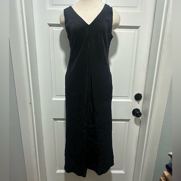 Eileen Fisher 100% Silk V-Neck Black Maxi Dress with pockets Size Small - Picture 6 of 7